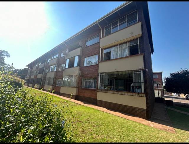 2 BEDROOM APARTMENT FOR SALE IN VANDERBIJLPARK CW 1